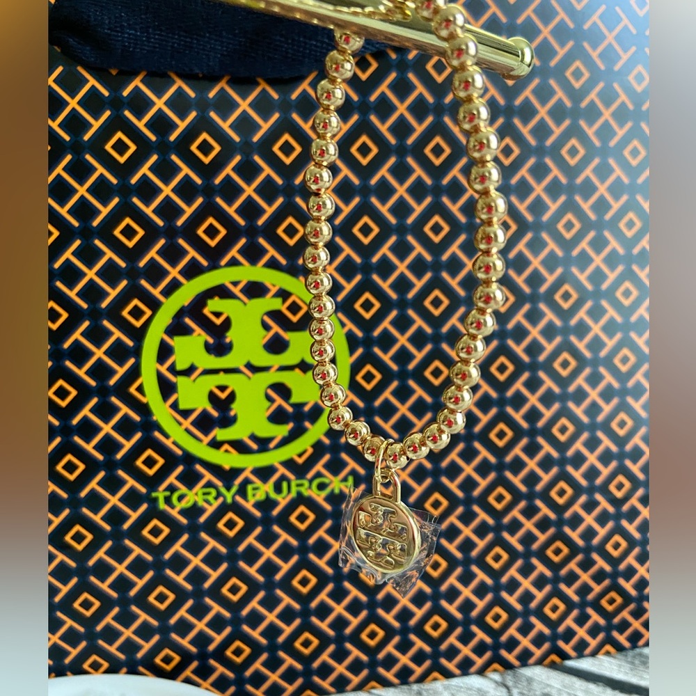 Last one! ⏰ NWT Gorgeous stretchy bracelet w/Tory Burch logo charm + gift wrap - Picture 6 of 13